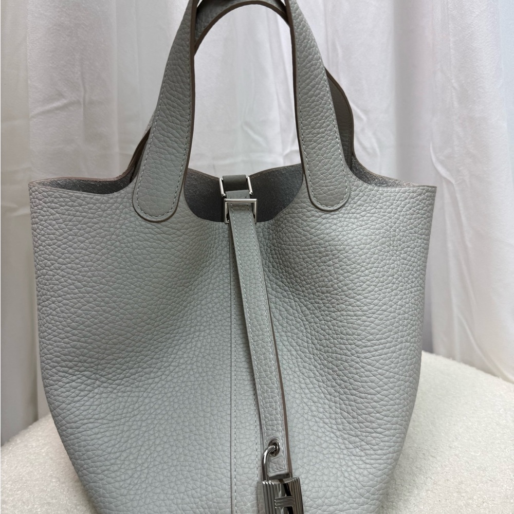 HERMES 2020 Gris Perle Taurillon Clemence Picotin Lock 18 w/ Box